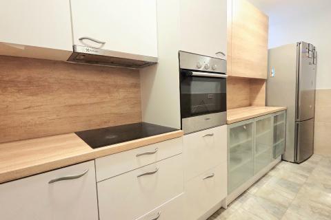 Zagreb, ŠESTINE | Moderna vila na tri etaže s vrtom i terasama