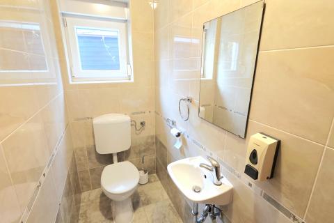 Zagreb, ŠESTINE | Moderna vila na tri etaže s vrtom i terasama