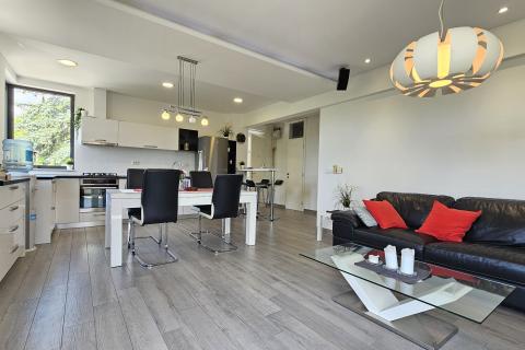 Zagreb, Črnomerec - četverosoban stan s garažom i dvorištem