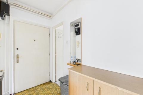 Zagreb, Maksimir - dvosoban stan + parking, lođa, balkon