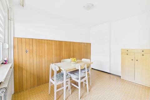 Zagreb, Maksimir - dvosoban stan + parking, lođa, balkon