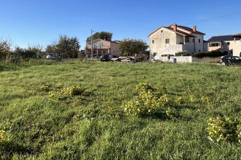 Istra, Poreč, okolica - građevinsko zemljište na rubu manjeg naselja