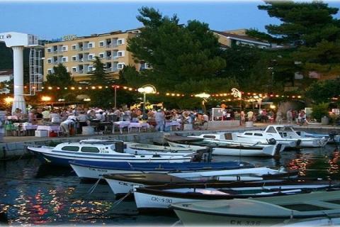 Crikvenica, Selce - najam restorana 1.red uz more 