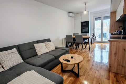 Zagreb, Voltino - trosoban stan novouređen 51m2