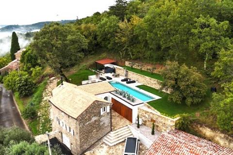 Istra,Oprtalj-Kamena vila jedinstvenog dizajna