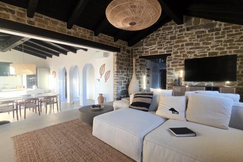 Istra,Oprtalj-Kamena vila jedinstvenog dizajna