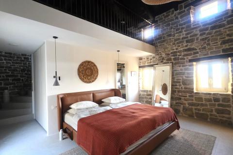 Istra,Oprtalj-Kamena vila jedinstvenog dizajna