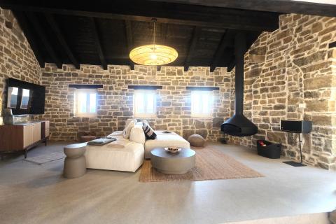 Istra,Oprtalj-Kamena vila jedinstvenog dizajna