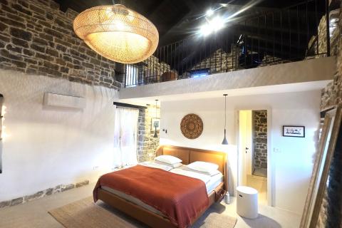 Istra,Oprtalj-Kamena vila jedinstvenog dizajna