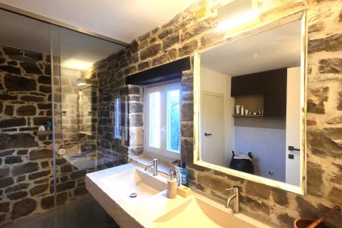 Istra,Oprtalj-Kamena vila jedinstvenog dizajna