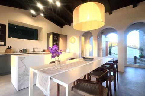 Istra,Oprtalj-Kamena vila jedinstvenog dizajna