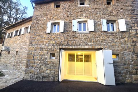 Istra,Oprtalj-Kamena vila jedinstvenog dizajna