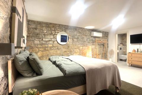 Istra,Oprtalj-Kamena vila jedinstvenog dizajna