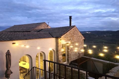 Istra,Oprtalj-Kamena vila jedinstvenog dizajna