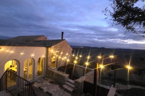 Istra,Oprtalj-Kamena vila jedinstvenog dizajna