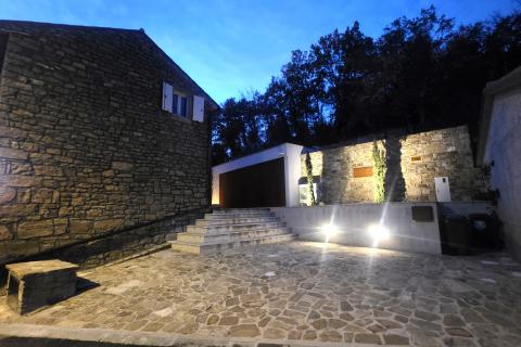 Istra,Oprtalj-Kamena vila jedinstvenog dizajna