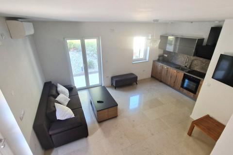 Istra, Rovinj okolica - villa sa dva stana okružena prirodom