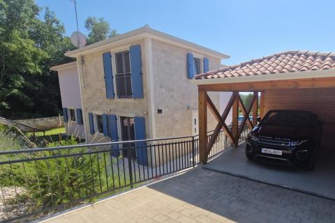 Istra, Rovinj okolica - villa sa dva stana okružena prirodom