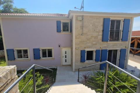 Istra, Rovinj okolica - villa sa dva stana okružena prirodom