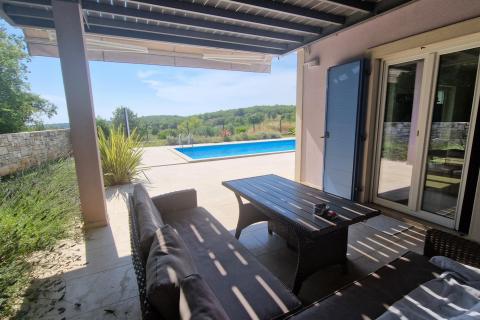 Istra, Rovinj okolica - villa sa dva stana okružena prirodom