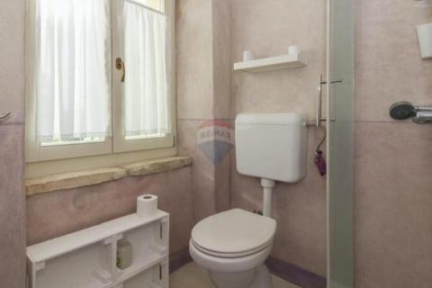 Istra, Svetvinčenat okolica - autohtona kamena kuća sa bazenom