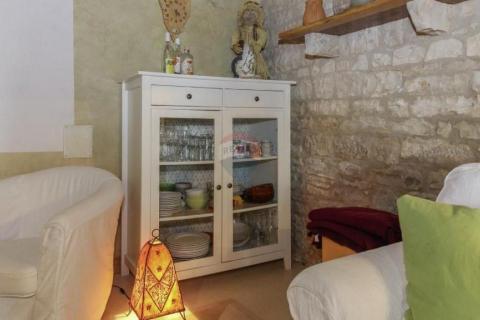 Istra, Svetvinčenat okolica - autohtona kamena kuća sa bazenom