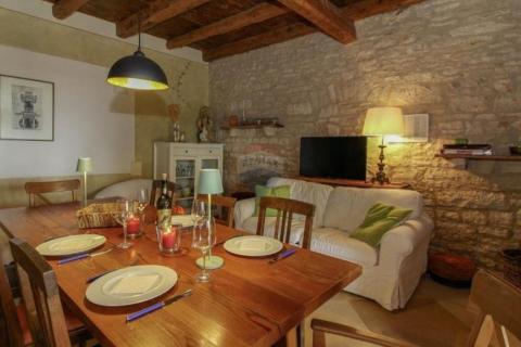 Istra, Svetvinčenat okolica - autohtona kamena kuća sa bazenom