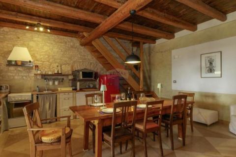 Istra, Svetvinčenat okolica - autohtona kamena kuća sa bazenom