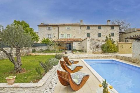 Istra, Svetvinčenat okolica - autohtona kamena kuća sa bazenom