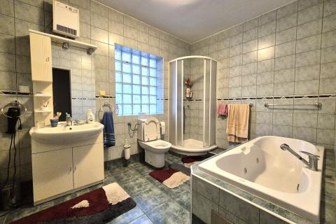 Rijeka, Martinkovac - tri stana i garaža