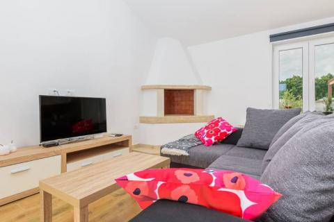 Istra, Svetvinčenat -  nova kuća u mirnome okruženju