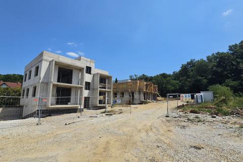 Zagreb, Gornja Dubrava - četverosoban stan, garaža, vrt