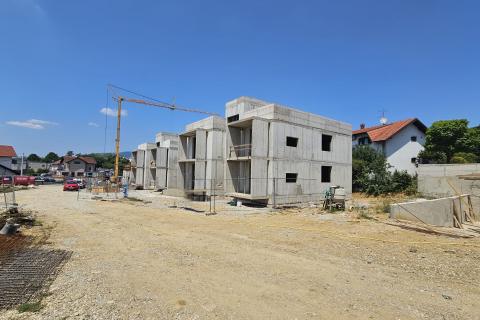 Zagreb, Gornja Dubrava - četverosoban stan, garaža, vrt