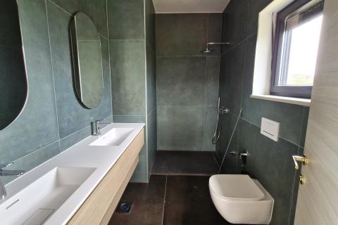 Istra, Rakalj- moderna vila s bazenom i pogledom na more