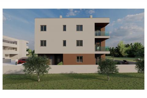 Istra,Pula,stan u prizemlju sa vrtom od 70 m2