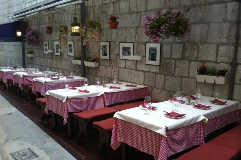 Cres, centar - ugostiteljsko - stambeni objekt