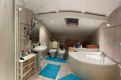 Cres, centar - ugostiteljsko - stambeni objekt