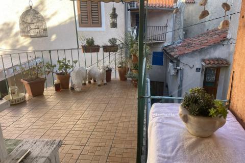 Cres, centar - ugostiteljsko - stambeni objekt