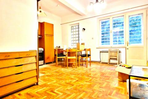 Zagreb-Centar, Novakova, dvosoban stan za adaptaciju 66,5m2