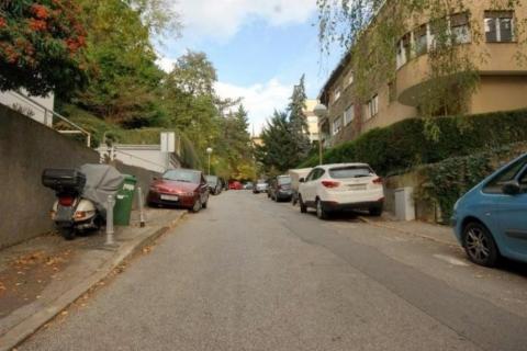 Zagreb-Centar, Novakova, dvosoban stan za adaptaciju 66,5m2