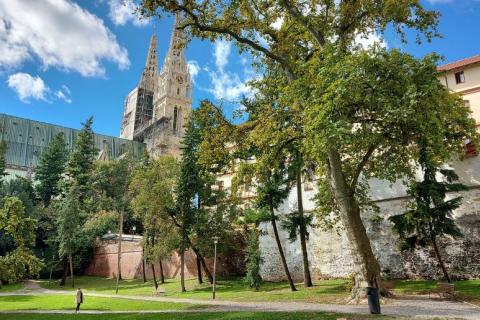 Zagreb-Centar, Novakova, dvosoban stan za adaptaciju 66,5m2