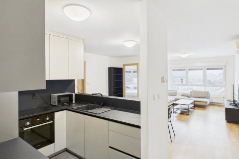 Zagreb, Supilova, moderan četverosoban stan s garažnim mjestom