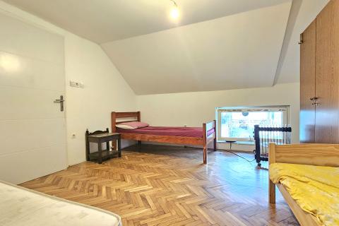 Zagreb, Črnomerec - kuća kod okretišta tramvaja