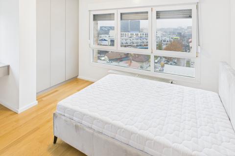 Zagreb, Supilova, moderan četverosoban stan s garažnim mjestom