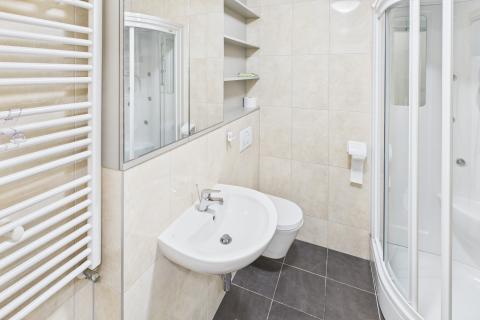 Zagreb, Supilova, moderan četverosoban stan s garažnim mjestom