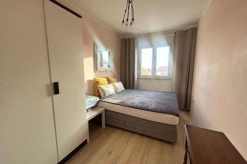 Poreč, okolica, kuća sa dva stana i pogledom na more