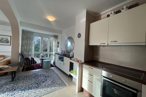 Poreč, okolica, kuća sa dva stana i pogledom na more