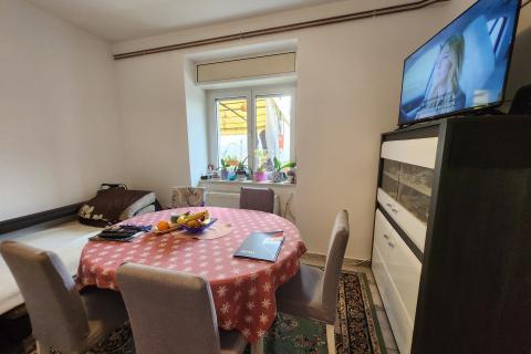 Rijeka, Marinići - 2s+db i Garsonjera, s parkingom i okućnicom