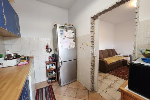 Rijeka, Marinići - 2s+db i Garsonjera, s parkingom i okućnicom