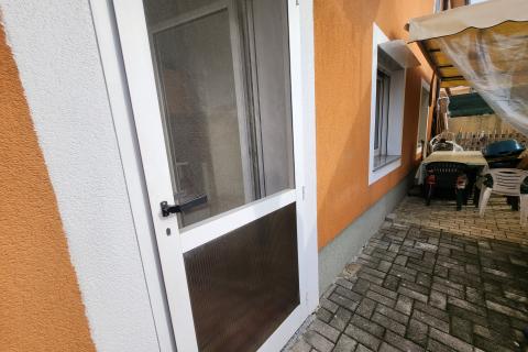 Rijeka, Marinići - 2s+db i Garsonjera, s parkingom i okućnicom